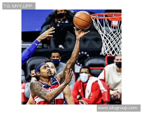 约翰-埃格伯努在比赛中砍下30分创个人纪录，展现未来巨星潜质