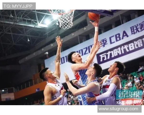 季前赛精彩回放广东队对阵新疆队的激烈对决全程回顾 季前赛精彩回放广东队对阵新疆队的激烈对决全程回顾