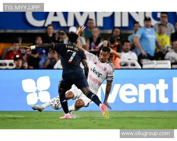 尤文图斯与曼联欧冠杯对决精彩回顾与战术分析 尤文图斯与曼联欧冠杯对决精彩回顾与战术分析