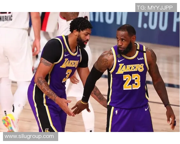 湖人对决热火台湾赛季精彩回顾与球员表现分析 湖人对决热火台湾赛季精彩回顾与球员表现分析