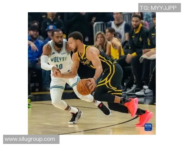 森林狼与勇士精彩对决图集回顾展现赛场激情与精彩瞬间