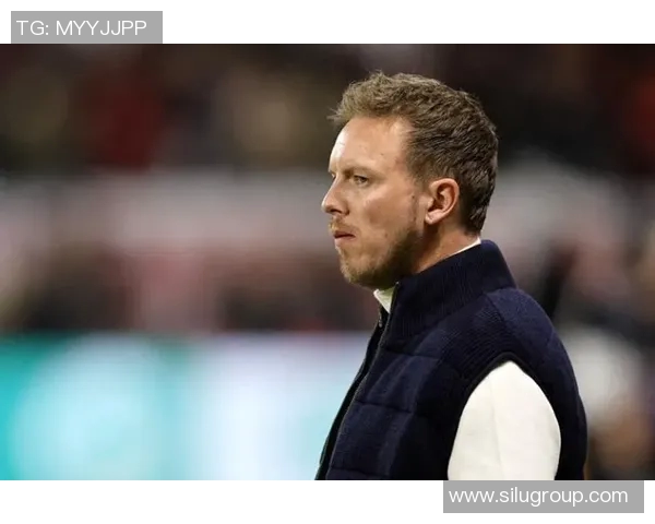 瓦杜兹与罗切霍茹的精彩对决分析及赛前展望