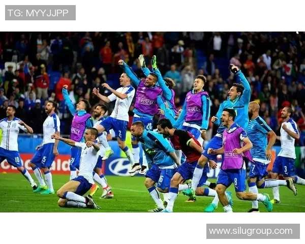 意大利与瑞典下半场精彩对决分析及战术变化探讨